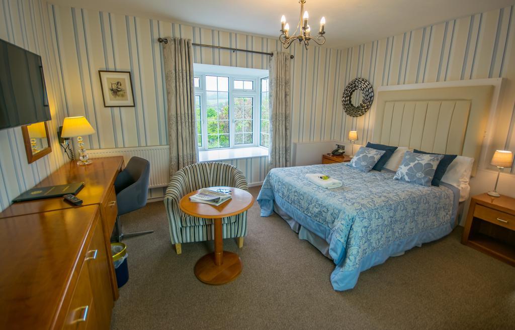 Old Kings Arms Hotel ペンブローク エクステリア 写真